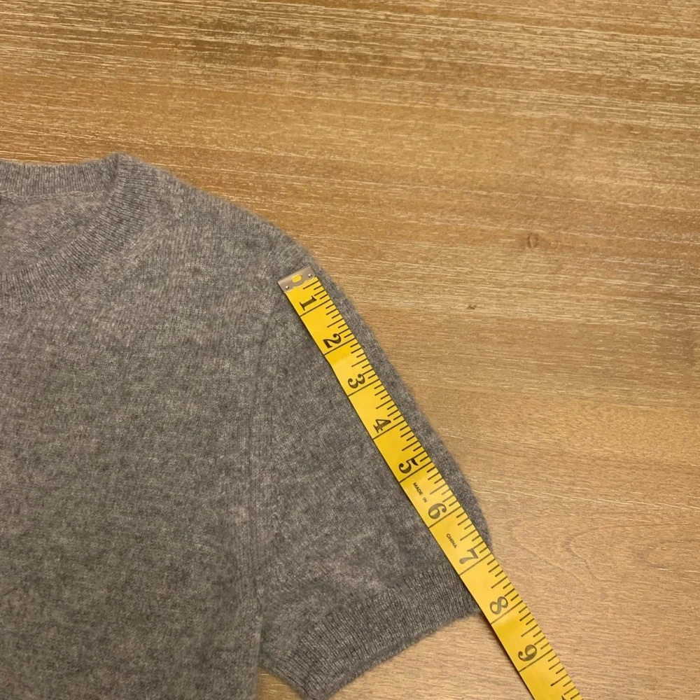 Quince   Mongolian Heather Gray  Cashmere Sweater - Picture 6 of 10